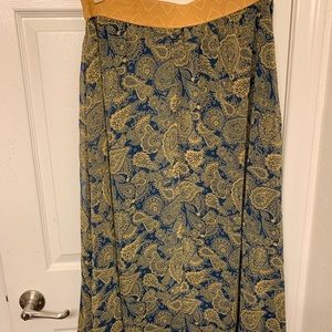 Beautiful paisley print skirt